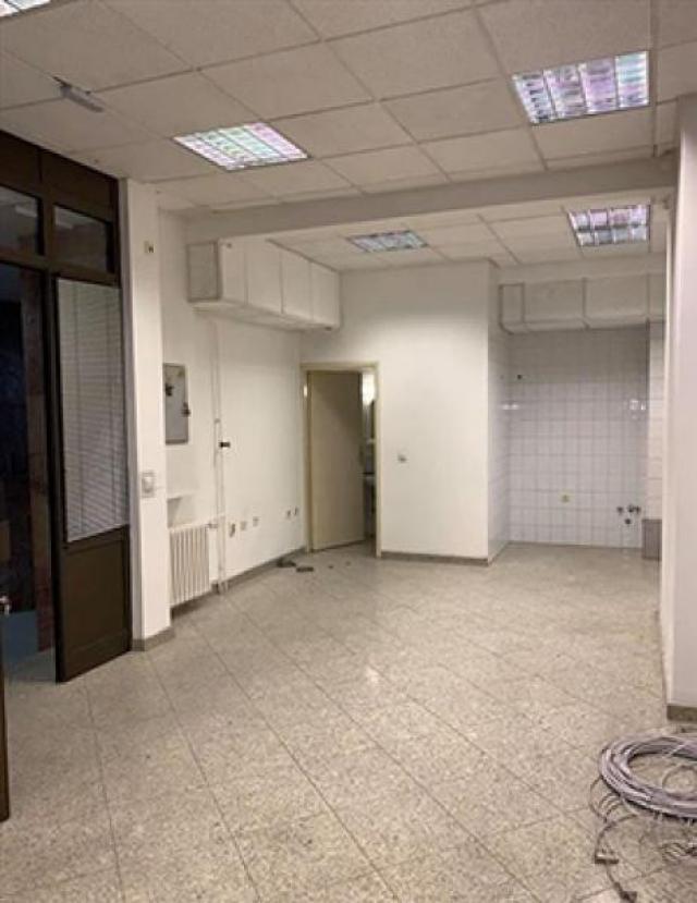 Izdavanje, Poslovni prostor, 700m2 , Savski trg – Pristanište