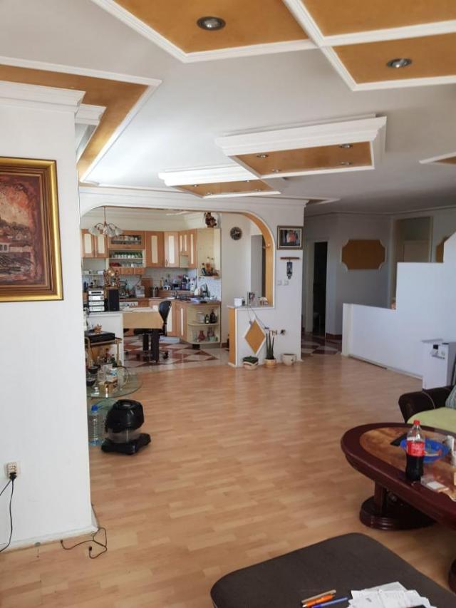 Izdavanje, Stan, 160m2 , Galenika