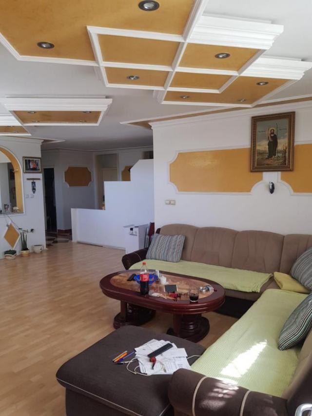 Izdavanje, Stan, 160m2 , Galenika