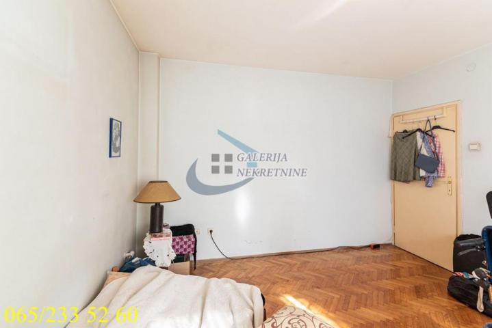 Palilula, Palilulska pijaca - 27. marta 79m2