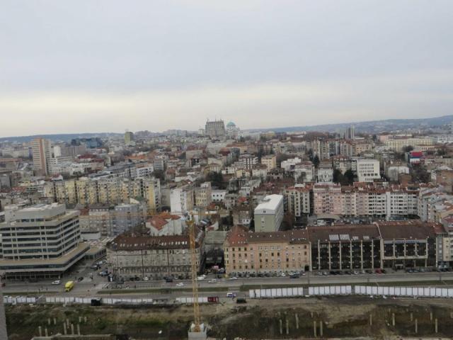 Penthaus u Beogradu na vodi u kuli Verde sa garažnim mestom