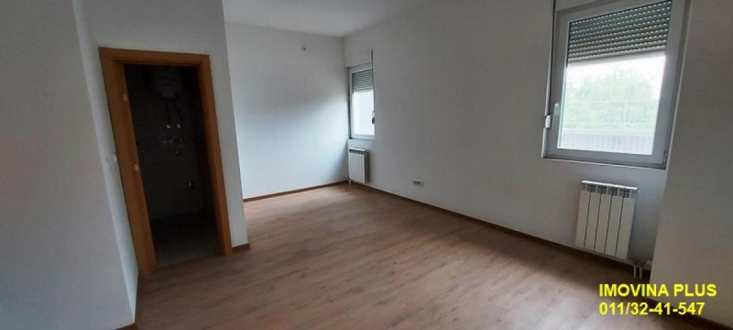 Saobraćajni fakultet - Vojvode Stepe, 80m2 + 50m2 terasa