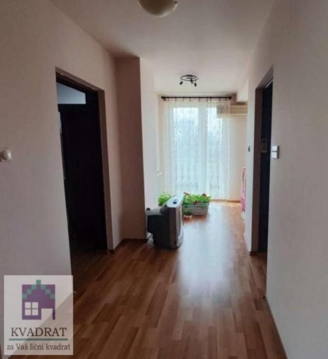 Kuća 205 m², 23, 38 ari, Obrenovac, Zvečka – 175 000 € (POLUNAMEŠTENA)