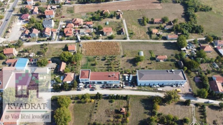 Hala 721 m², Obrenovac, Zvečka - 2 500 €