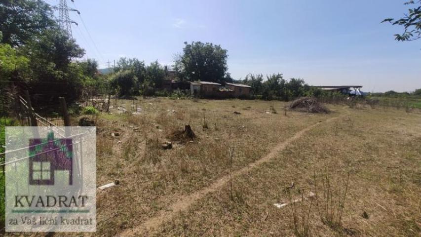 Plac 12 i 9 ari, Obrenovac, Barič – 90 000 €