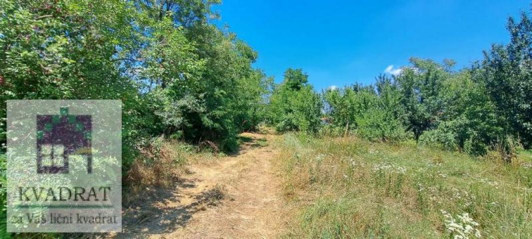 Plac 30, 4 ara sa starim objektima, Obrenovac, Zabrežje – 83 000 €