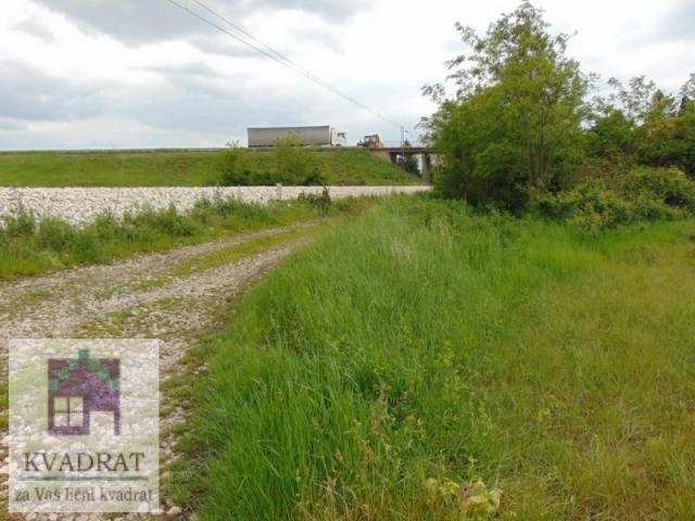 Plac 58 ari, Obrenovac, Zvečka – 46 400 €