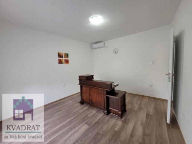 Poslovno-stambeni prostor 130 m², Pr + 1, Obrenovac – 1 250  € (IZDAVANJE)