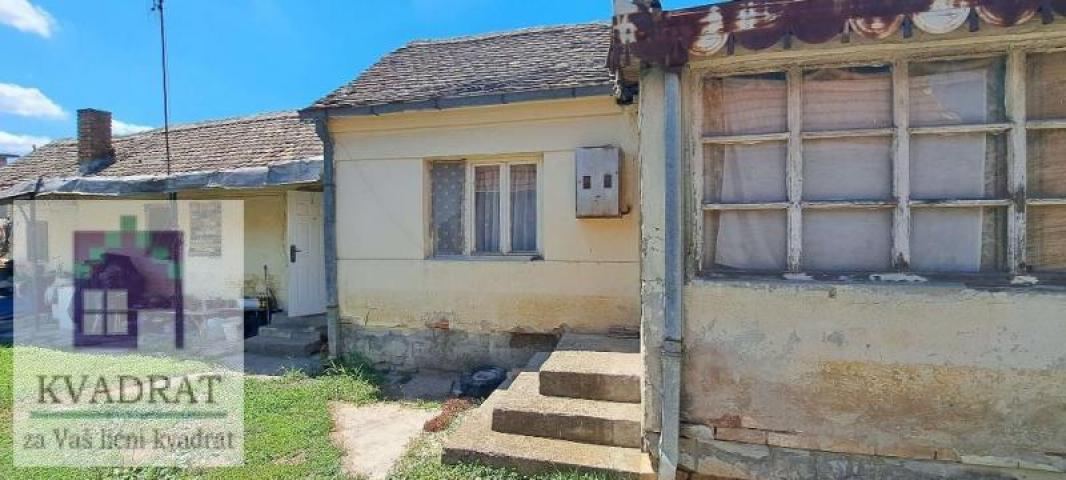 Plac 30, 4 ara sa starim objektima, Obrenovac, Zabrežje – 83 000 €