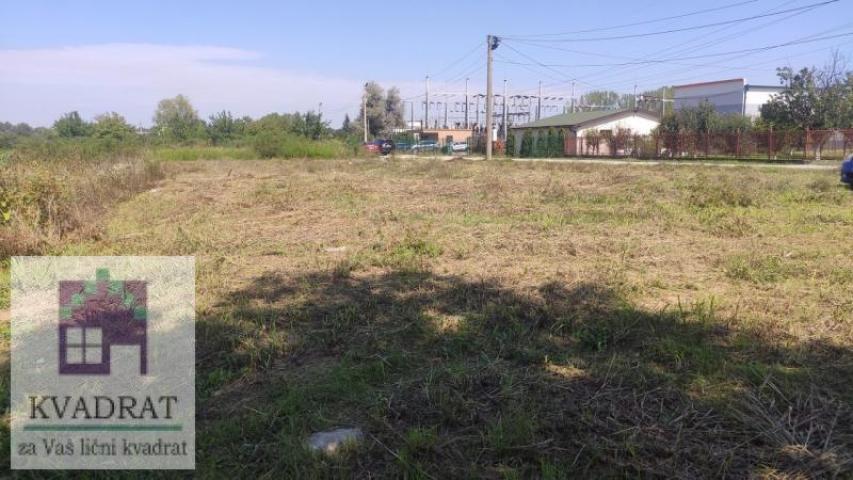 Plac 12 i 9 ari, Obrenovac, Barič – 90 000 €