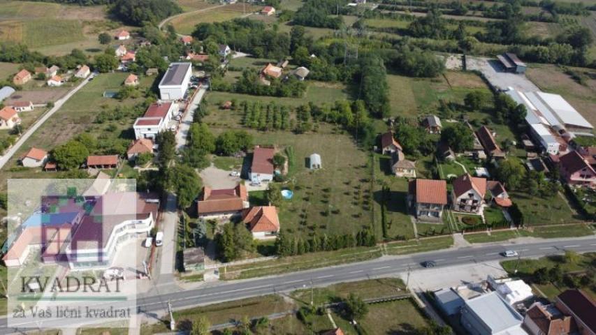 IZDAVANJE! Plac 40 ari, Obrenovac, Zvečka – 1 000 €