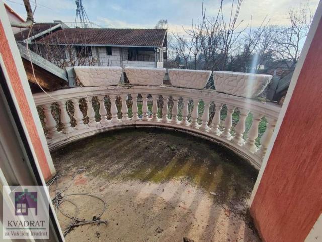 Kuća 205 m², 23, 38 ari, Obrenovac, Zvečka – 175 000 € (POLUNAMEŠTENA)