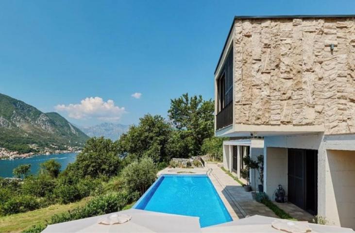 Lux Vila, Kotor, Dobrota, 470 m2