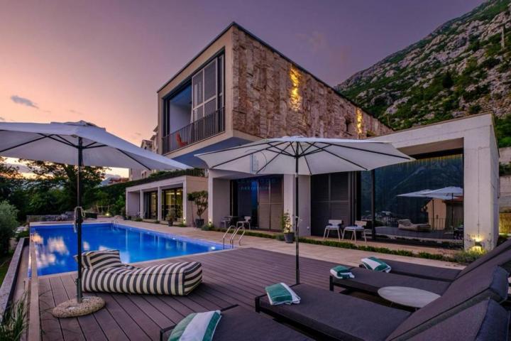 Lux Vila, Kotor, Dobrota, 470 m2