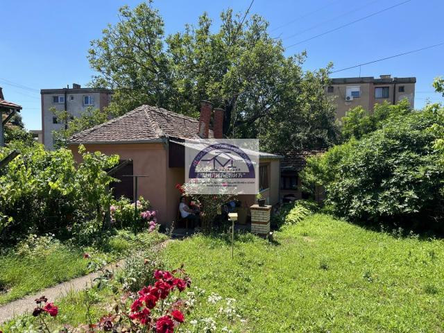 ODLICAN PLAC U CENTRU PARACINA ZA IZGRADNJU STAMBENO-POSLOVNOG OBJEKTA