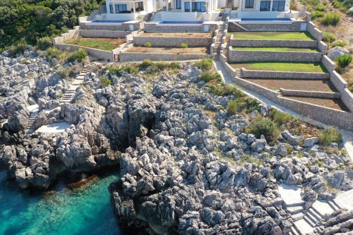 Luxury house 344m2 on the coast, Utjeha