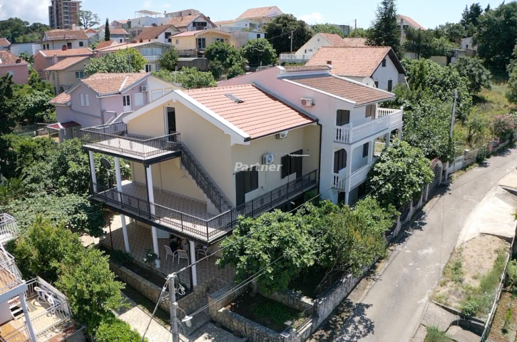 Haus 260m2 Dubrava