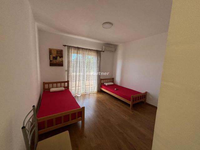 Lux kuca sa 9 apartmana