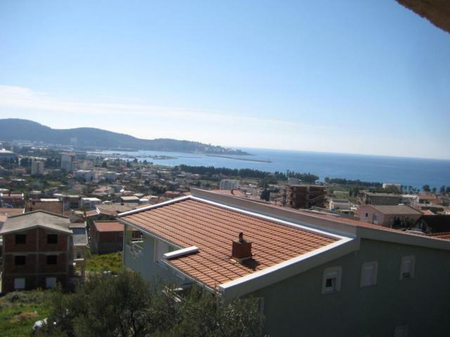 Haus 370m2 in Susanj mit einem schönen Blick auf das Meer und die Stadt Bar