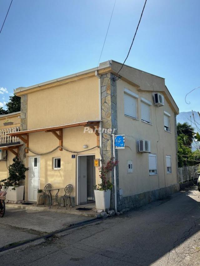 House 200m2 near the train station