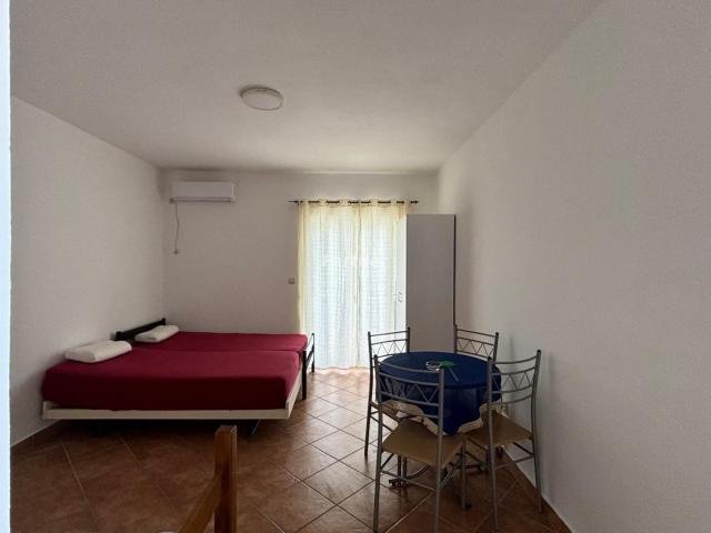 Lux kuca sa 9 apartmana