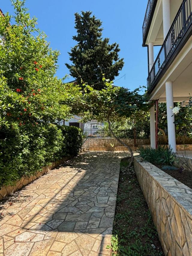 Haus 260m2 Dubrava