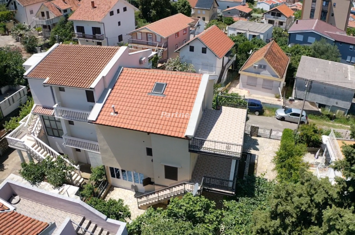 Haus 260m2 Dubrava