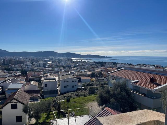 Haus 370m2 in Susanj mit einem schönen Blick auf das Meer und die Stadt Bar