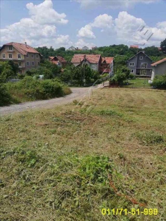 Mladenovac selo, Šarplaninska, 8 ari