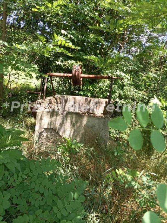 STAMBENI I IKONOMSKI OBJEKTI U SELU BLIZU KOD RAŽNJA-UZ KUĆU I 26074M2 ZEMLJIŠTA