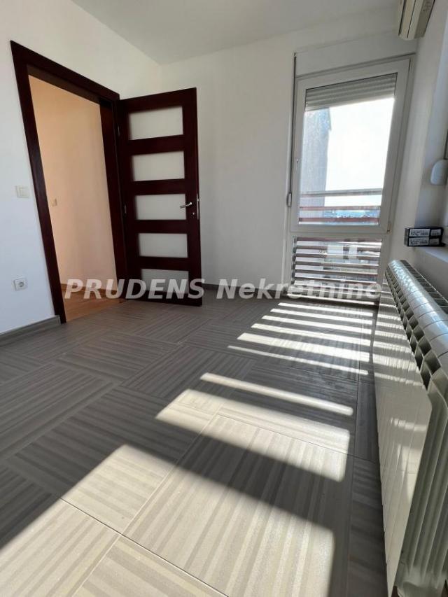 180m2 Tetovska, duplex sa 4 terase, garažno