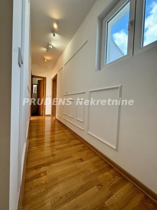 180m2 Tetovska, duplex sa 4 terase, garažno