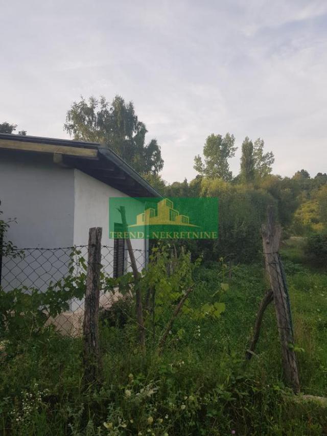 FRUŠKA GORA!!!VELIKA REMETA- PLAC NA PRODAJU -IZVOR UBAVAC! HITNA PRODAJA!