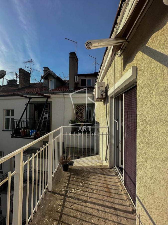 Vračar kod Vukovog spomenika, duplex višesoban ID#6314