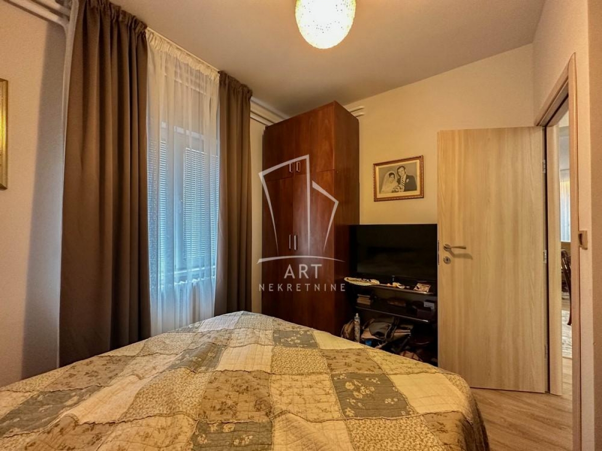 Kuća na Zvezdari, mereno 363m2, na 5ari placa ID#6394