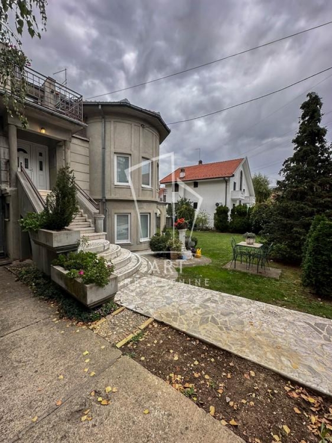 Kuća na Zvezdari, mereno 363m2, na 5ari placa ID#6394