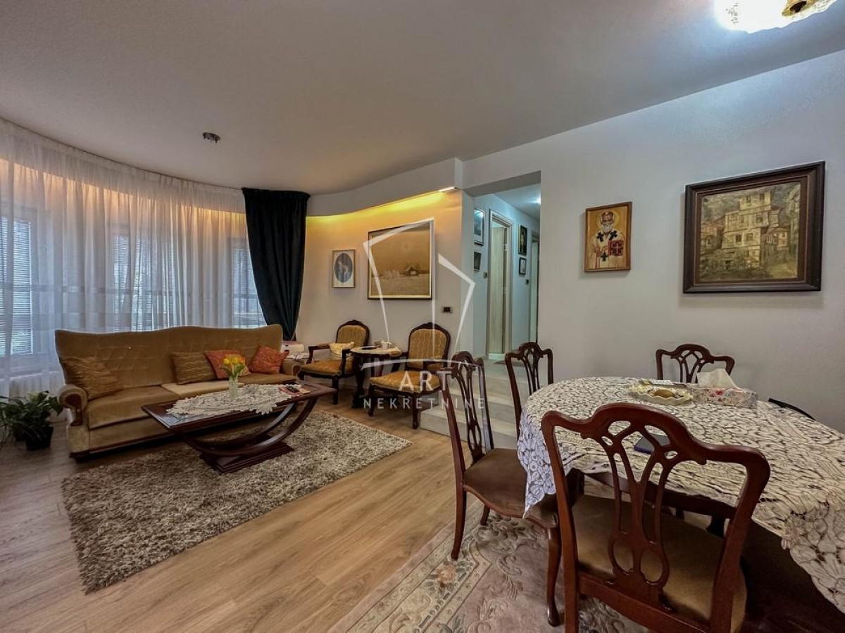 Kuća na Zvezdari, mereno 363m2, na 5ari placa ID#6394