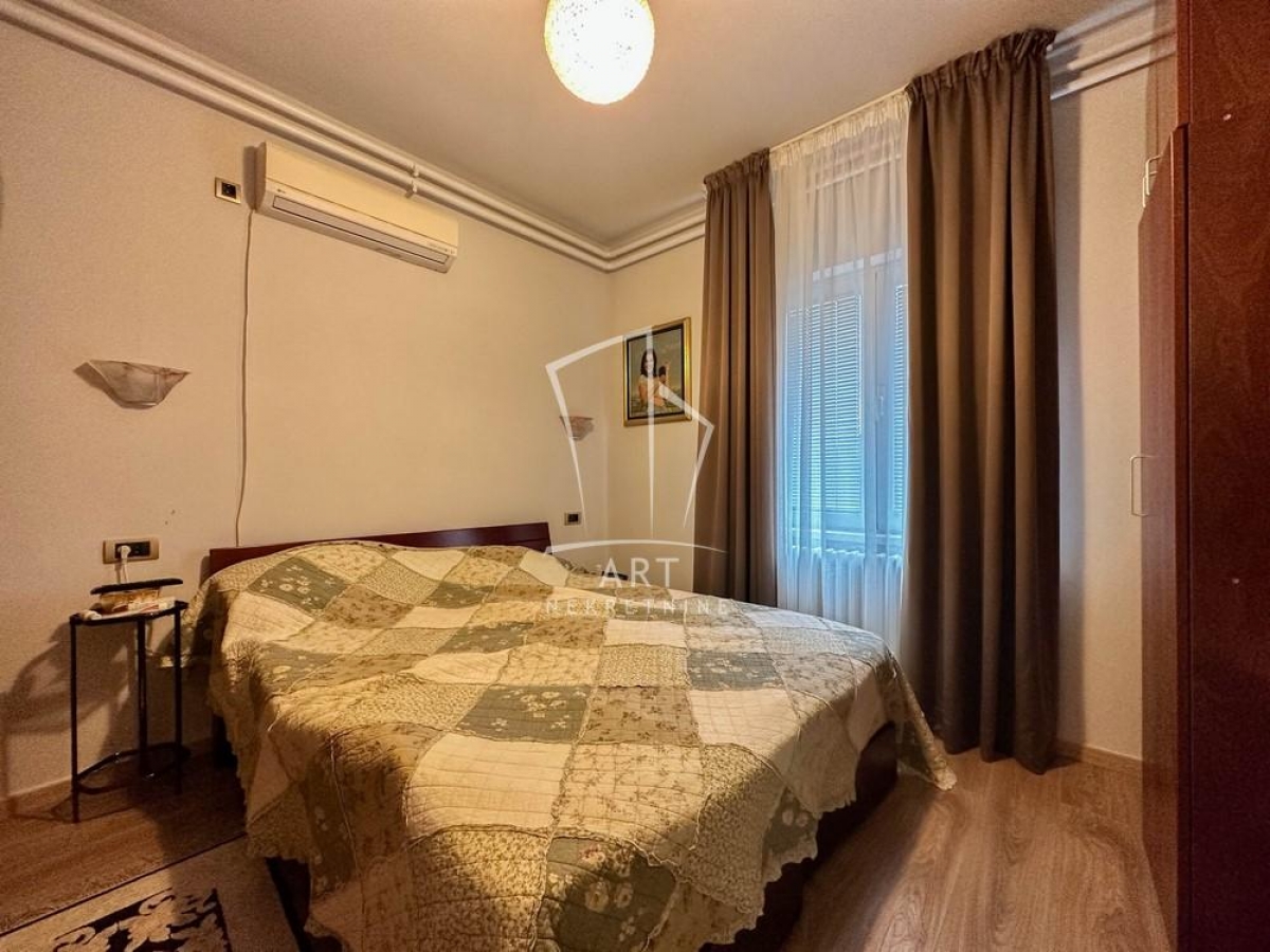 Kuća na Zvezdari, mereno 363m2, na 5ari placa ID#6394