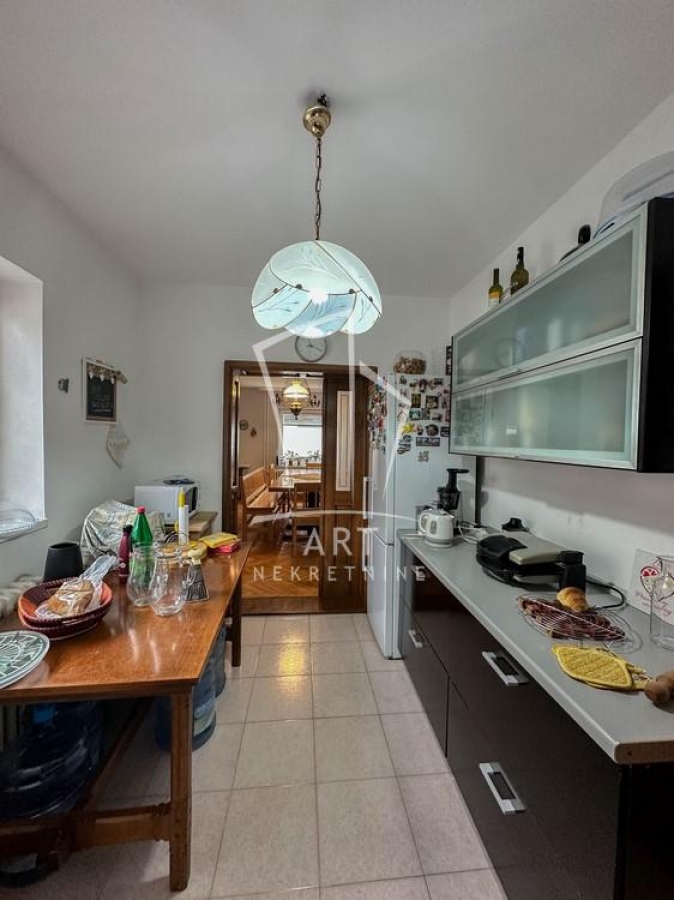 Kuća na Zvezdari, mereno 363m2, na 5ari placa ID#6394