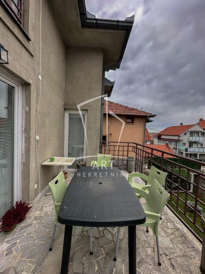 Kuća na Zvezdari, mereno 363m2, na 5ari placa ID#6394