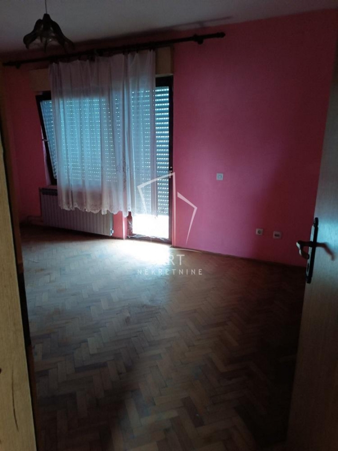 Novi Banovci, kuća 156m2, plac 31ar, uknjiženo ID#6435