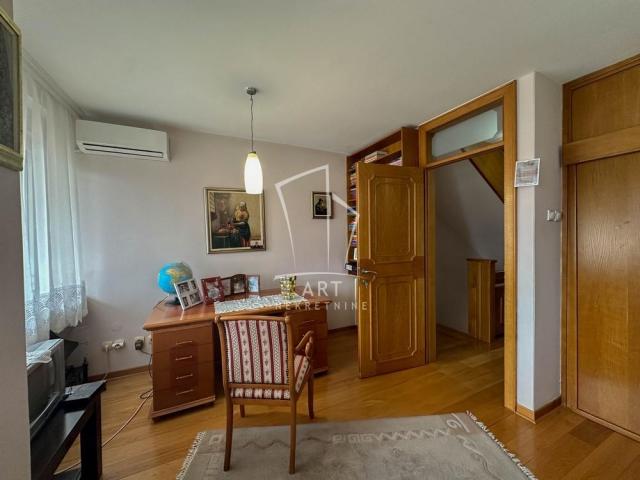 Voždovac, lux kuća 250m2+52m2 terasa ID#7839