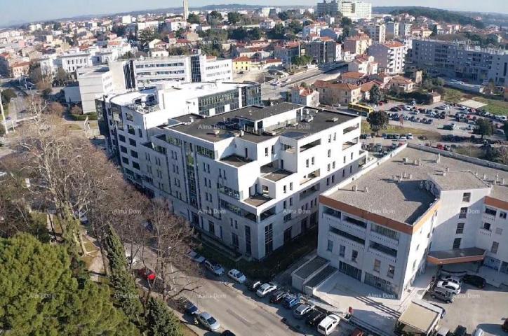 Business premise Pula, large business premises with underground garages. Town center.