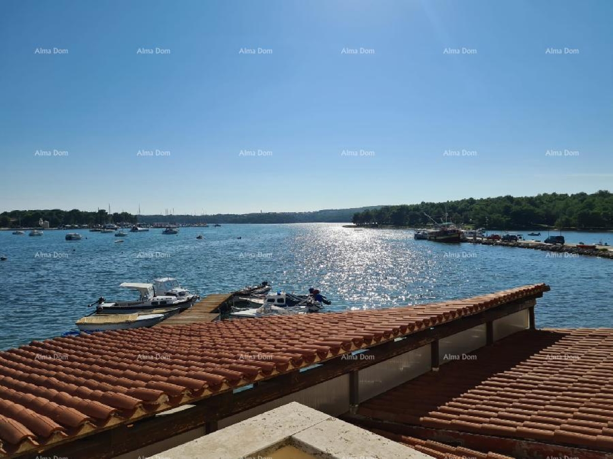 Restoran Poslovno-stambena zgrada pored mora, Medulin!