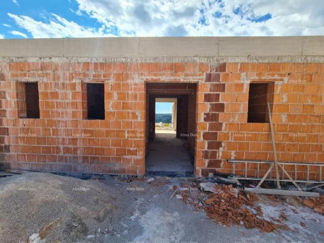 House Villa under construction with sea view!