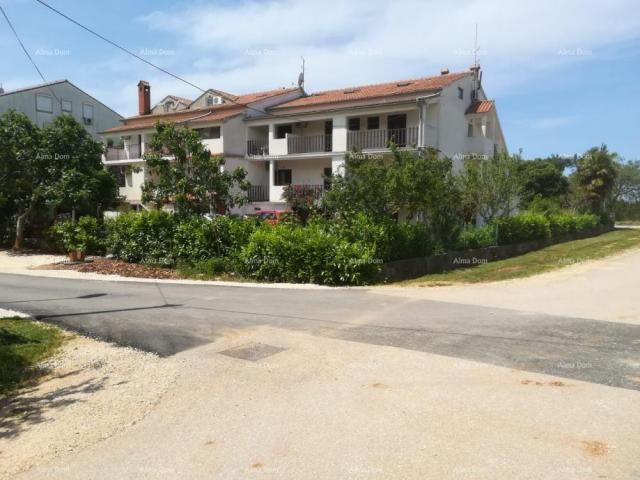 Haus Geschäfts-Wohngebäude 200m vom Meer und Strand, Rovinj!