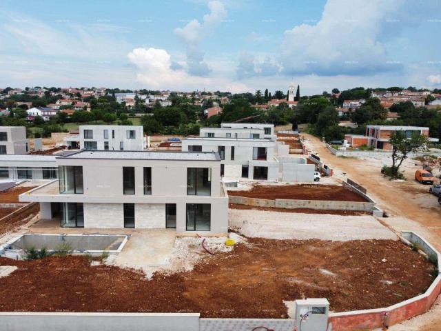 House House under construction near Poreč.