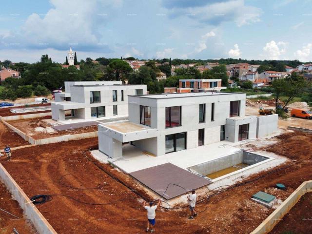 House House under construction near Poreč.