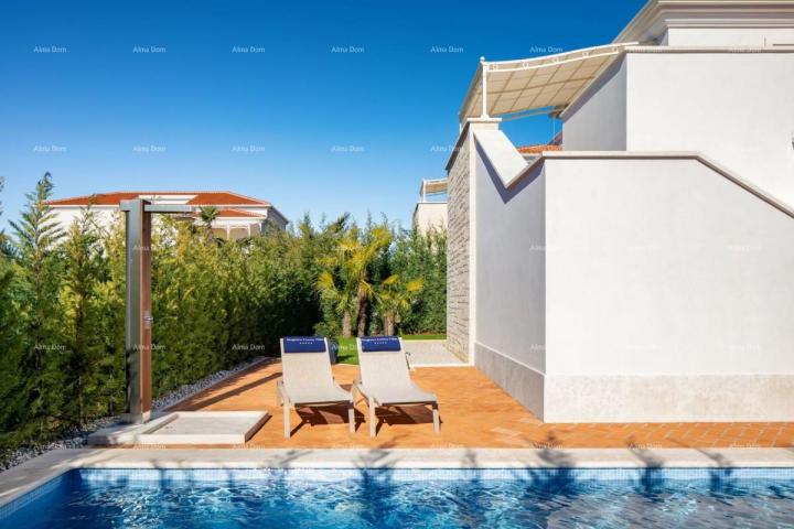 Haus Prächtige Villa Mit Pool in Vabriga!