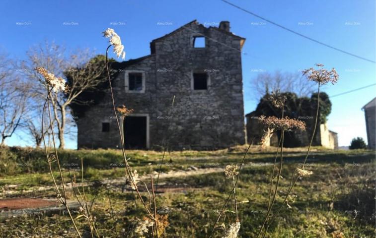 Bauland Abglegenes Dorf mit Bauland zu verkaufen.